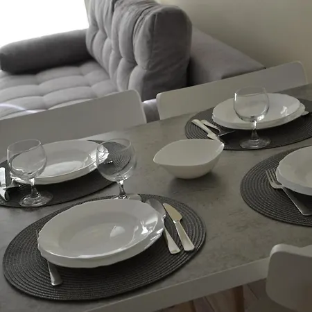 Srebrny Z Garażem Apartament Kołobrzeg