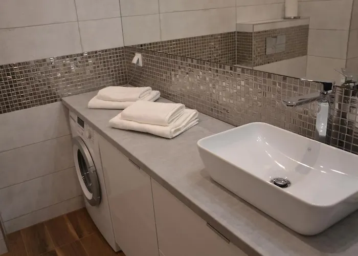 Srebrny Z Garazem * Kolobrzeg